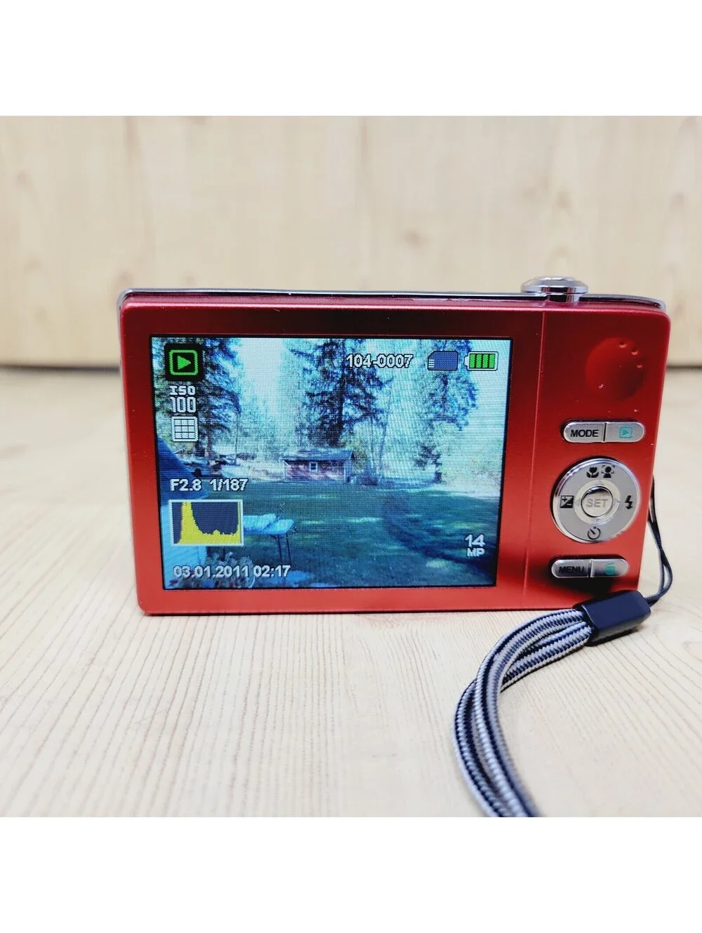 Sanyo VPC-T1496 14.0MP Digital Camera Red with Battery. NO CHARGER OR SD CARD